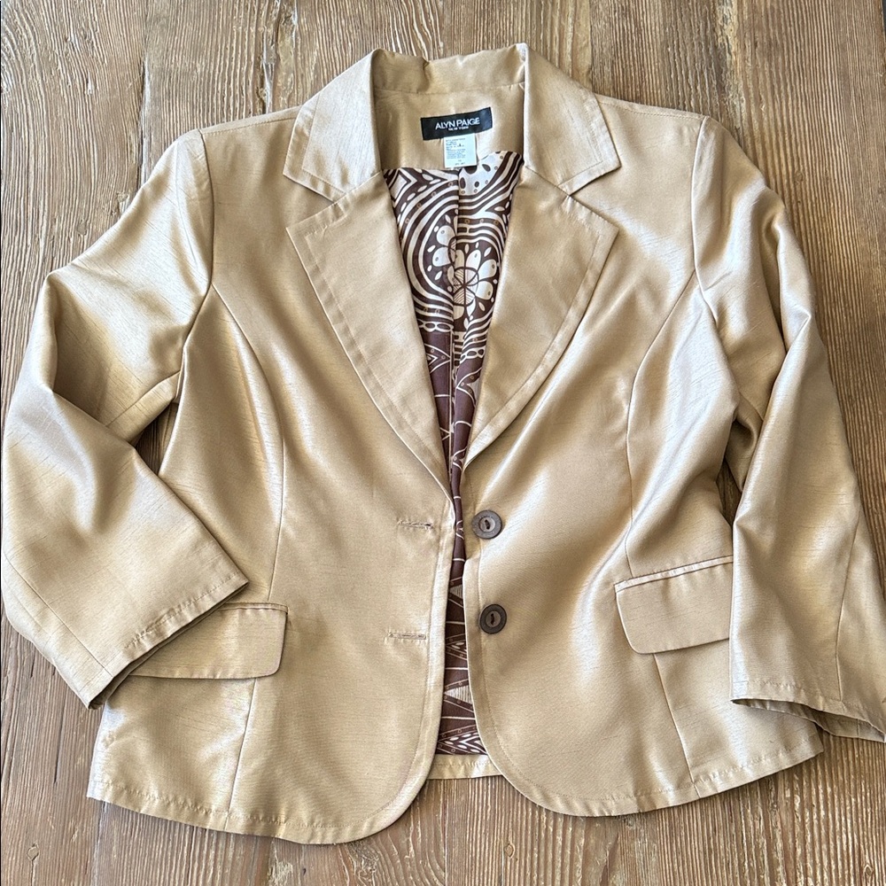 Alyn Paige Beige Women's Blazer